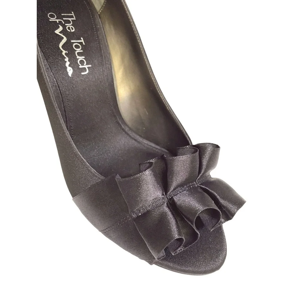 Nina The Touch of Nina Black Peep Toe Satin‎ Pump Heels Ruffle Design Women's 7M